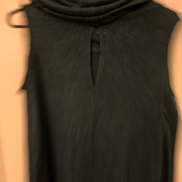 Women’s cold shoulder sweater - Picture 9 of 10